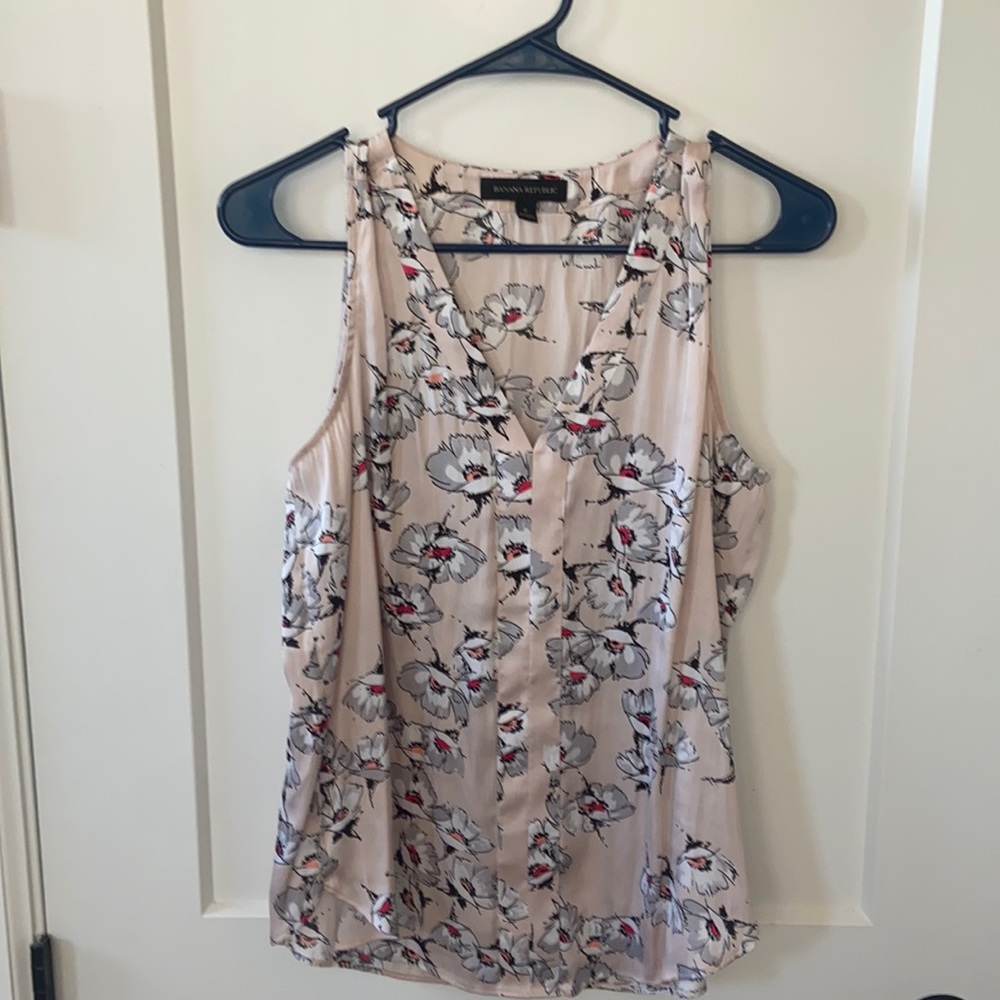 Banana Republic sleeveless shirt